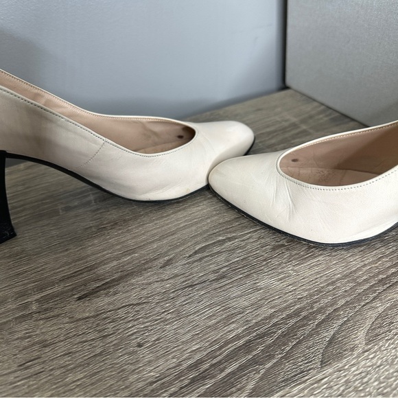 Ivory leather Charles Jordan pumps made in France - Picture 9 of 12